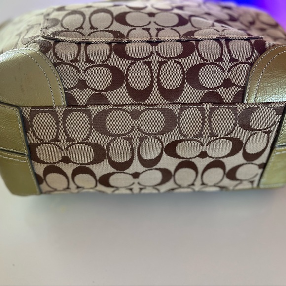 Vintage Coach signature Bleeker Tote in khaki canvas & gold leather trim - Picture 6 of 9